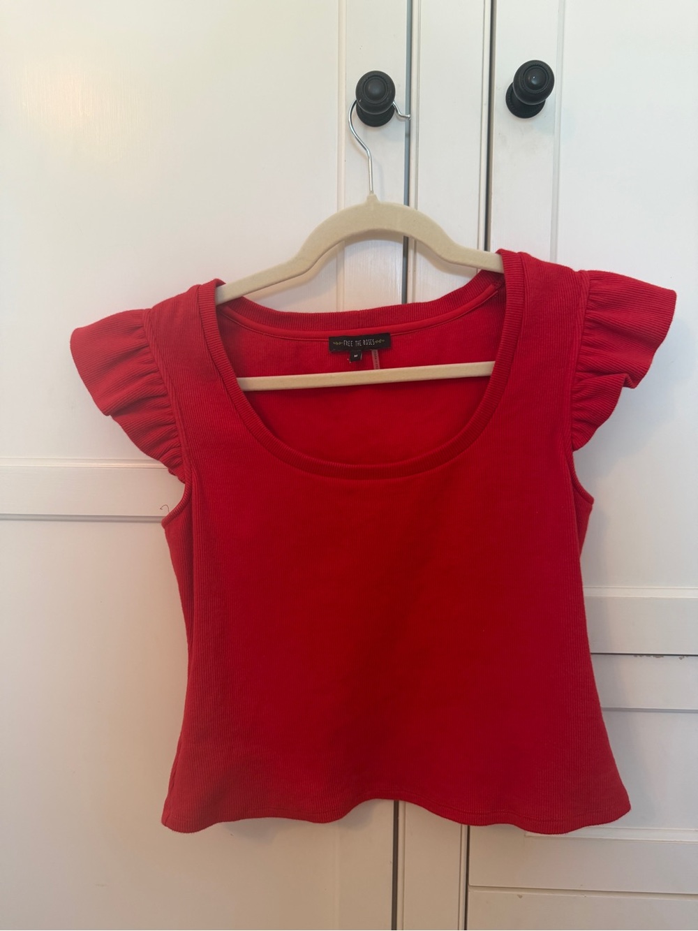 Red Ribbed Flutter Sleeve Crop Top - Picture 2 of 5